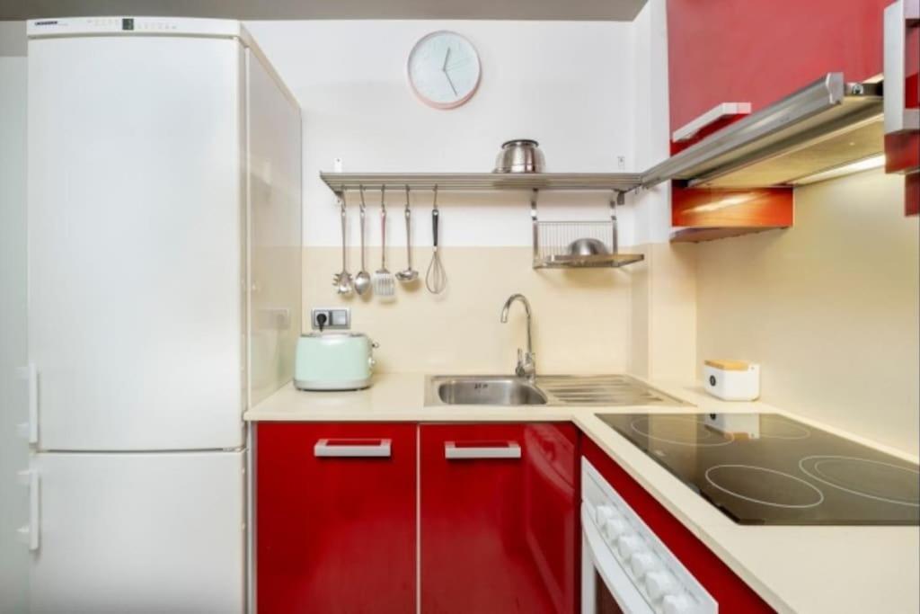 Acogedor Apartamento Cerca Del Casco Antiguo 赫罗纳 外观 照片